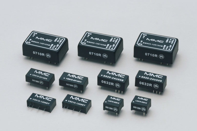 DC-DC コンバータ製品の写真 DC-DC コンバータ製品の写真