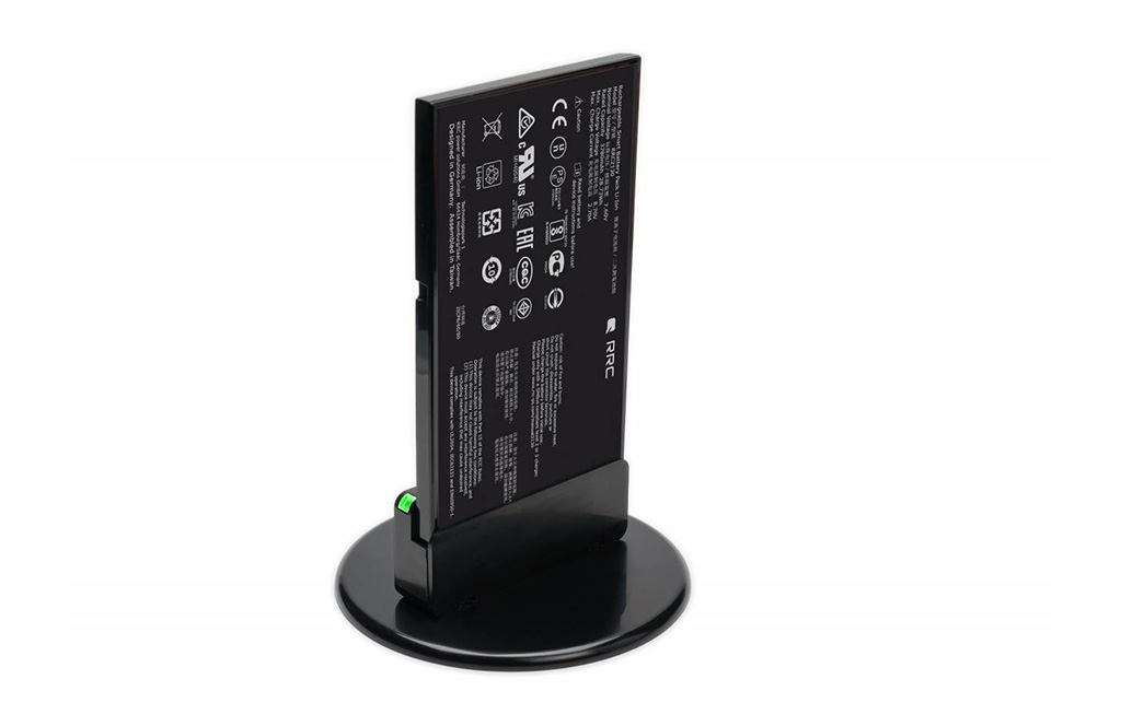 「RRC2130」バッテリーパックと「RRC-SMB-FPC」充電器 「RRC2130」バッテリーパックと「RRC-SMB-FPC」充電器