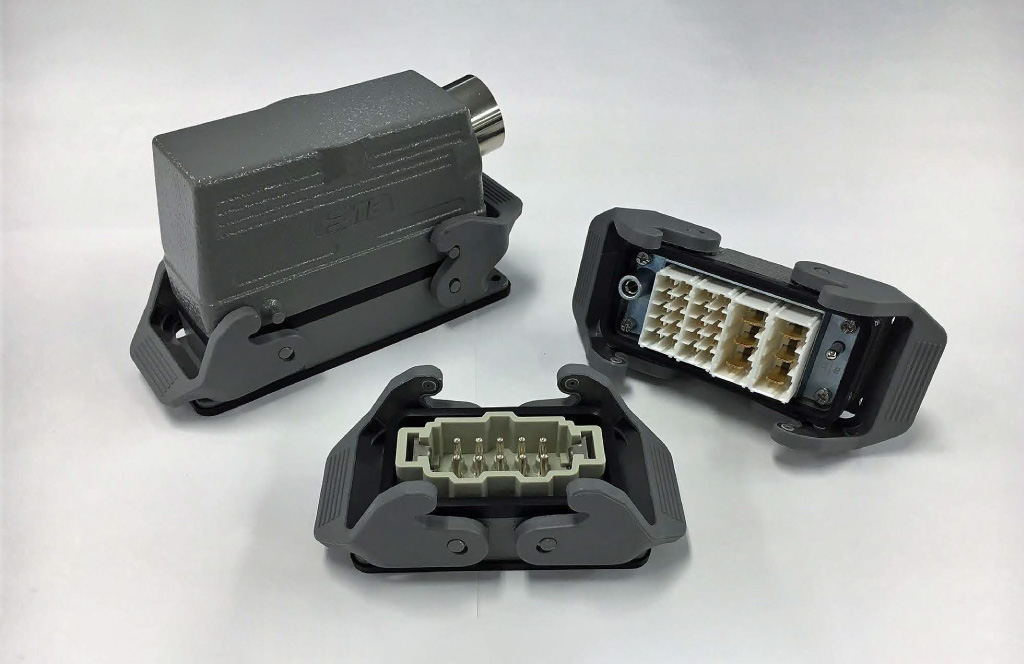 ロッキングレバー＆ハウジング製品写真