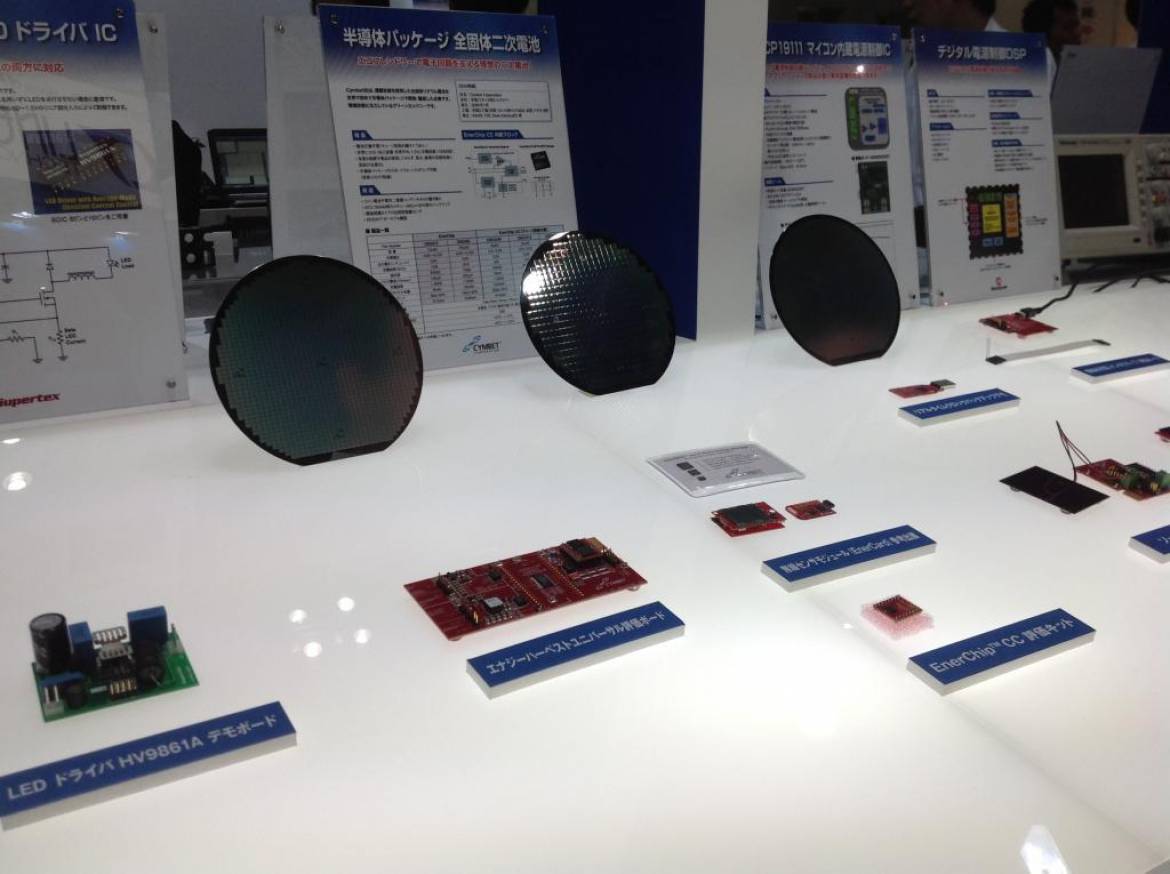薄膜技術による全個体リチウム二次電池を実現した Cymbet 社の EnerChip などの半導体部品