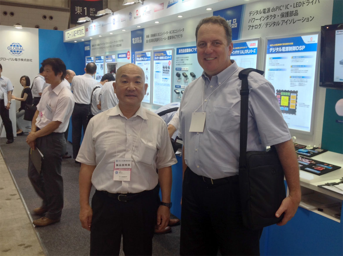 Akros Silicon 社のグローバルセールス副社長 Pete Klessel 氏が弊社ブースに訪れました。
