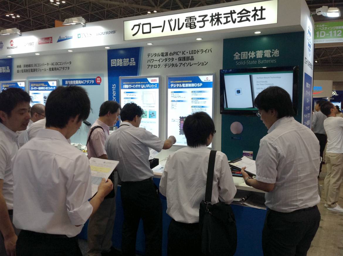 Cymbet 社全固体電池や Microchip 製品、自社保護製品などを含む回路部品展示エリアは人気が高かった。