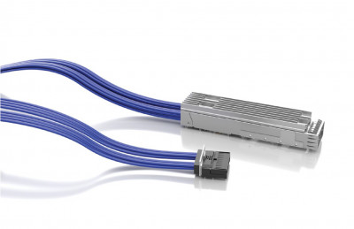 Flyover® QSFP ケーブルアッセンブリ