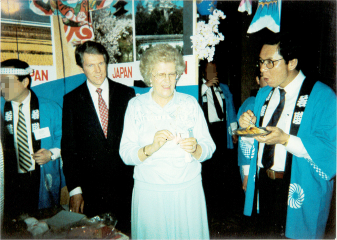 左から　Bourns Inc. Gordon Bourns 氏、共同創業者 Rosemary Bourns 氏、弊社代表　松田樹一